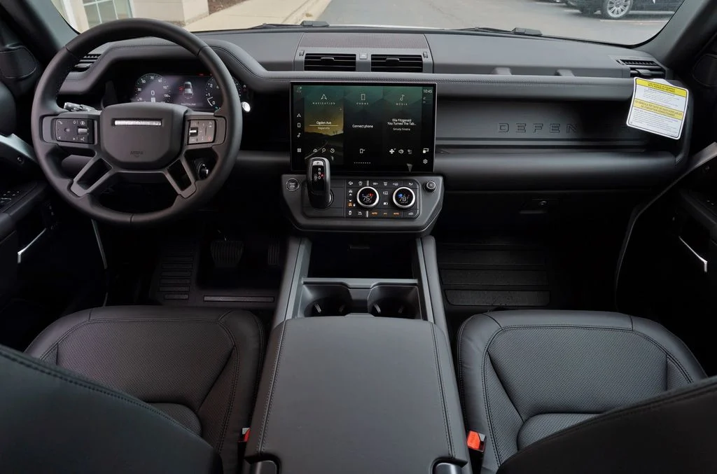 New 2026 Fuji White Land Rover X-Dynamic SE image 10