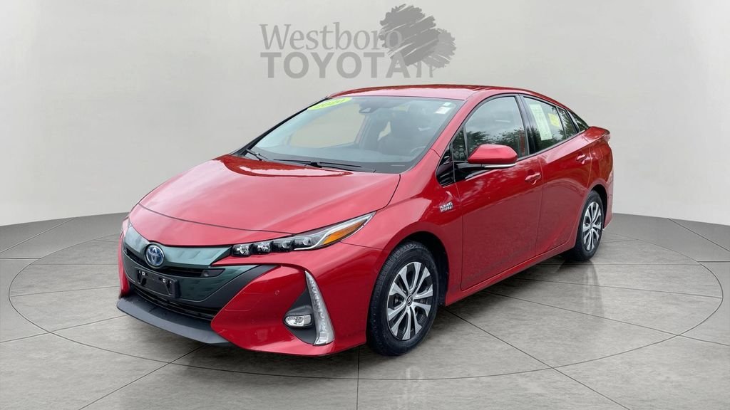 Used 2020 Red Toyota Limited image 3