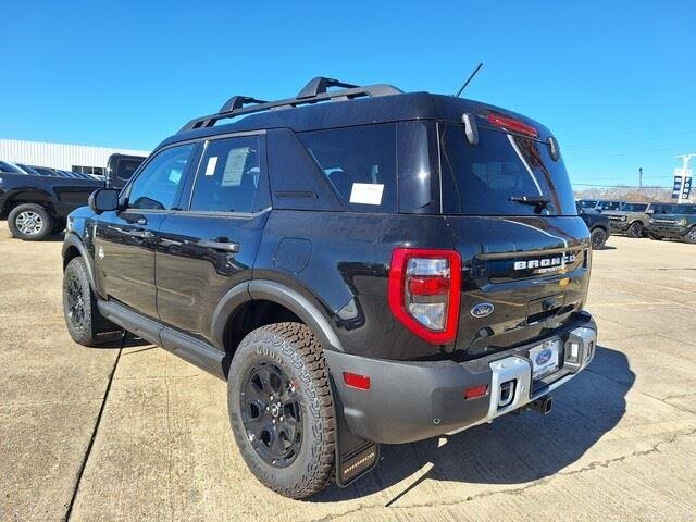 New 2025 Shadow Black Ford Outer Banks® image 3