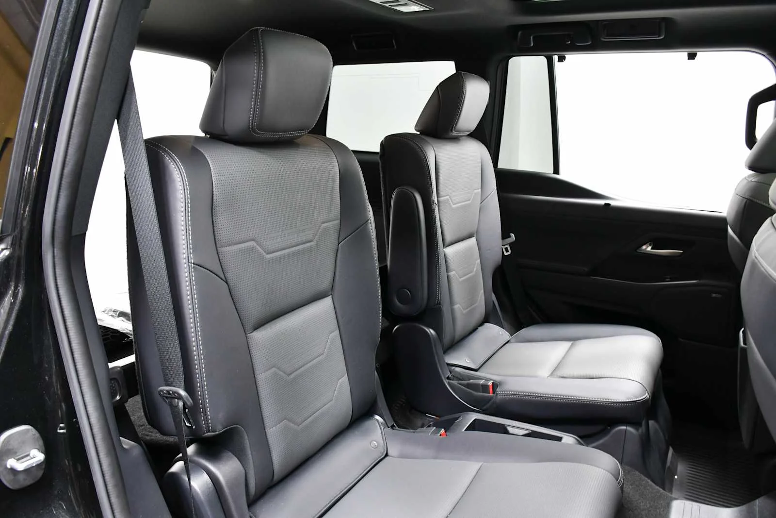 Certified Used 2025 CAVIAR Lexus Luxury+ image 24