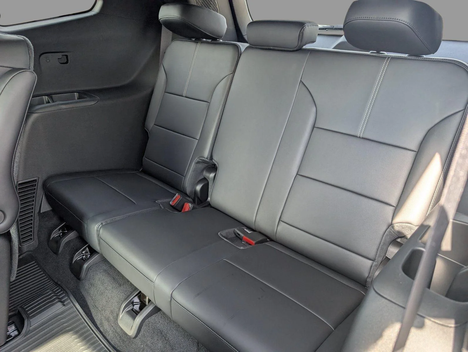 New 2026 Sterling Metallic GMC Elevation image 31