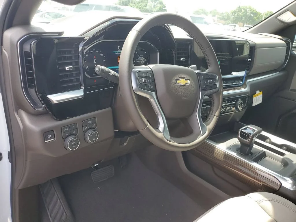 New 2026 Summit White Chevrolet LT image 16