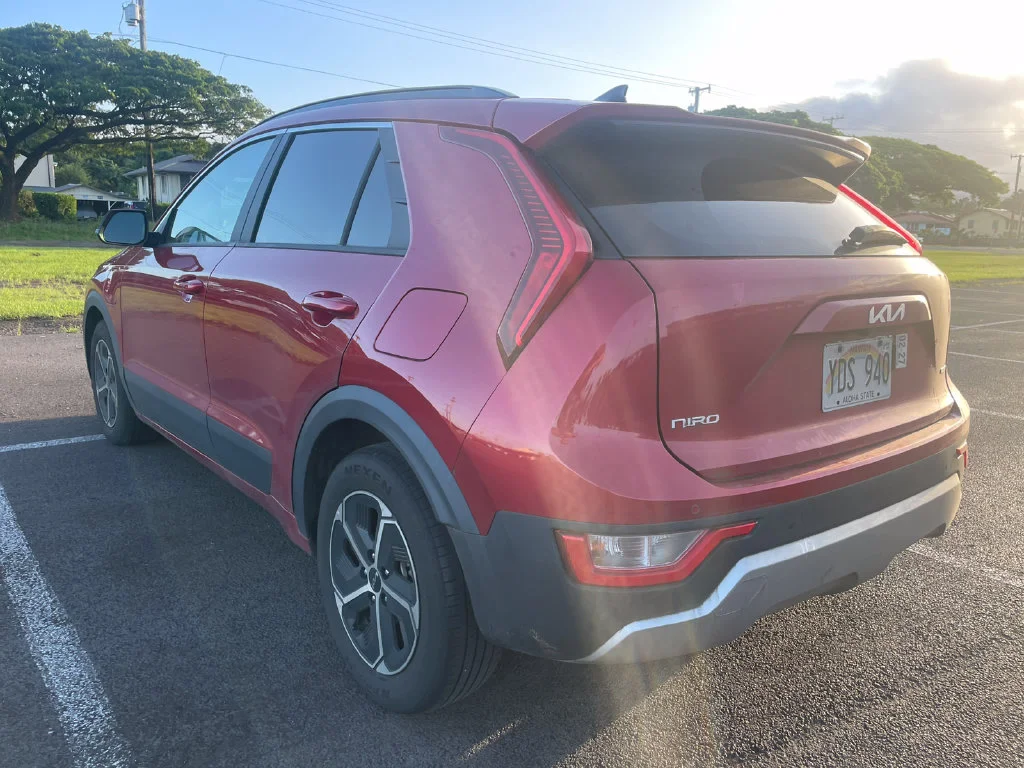 Used 2023 Red Kia EX image 5