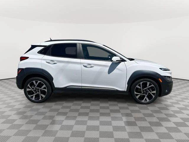 Used 2023 Lunar White Hyundai Limited image 2