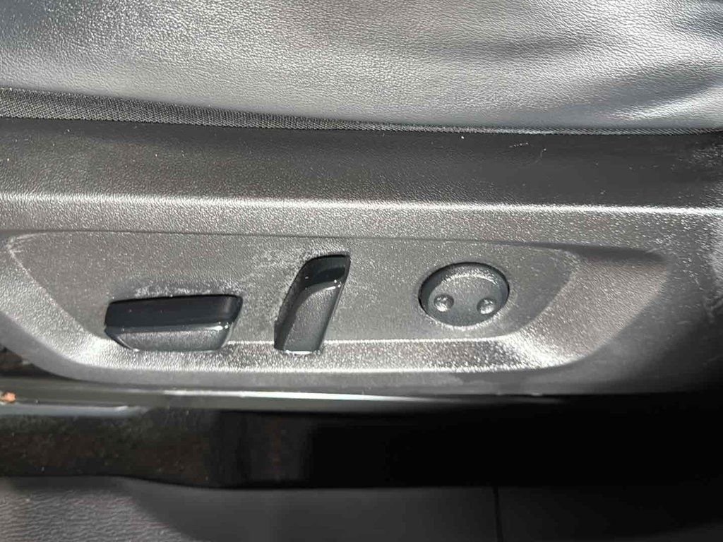 Used 2024 Black Mitsubishi SE Black Edition image 38