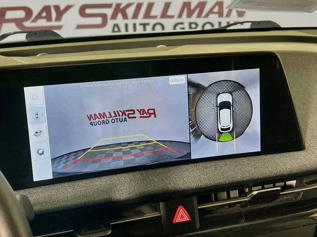 Used 2023 White Kia Wind image 18