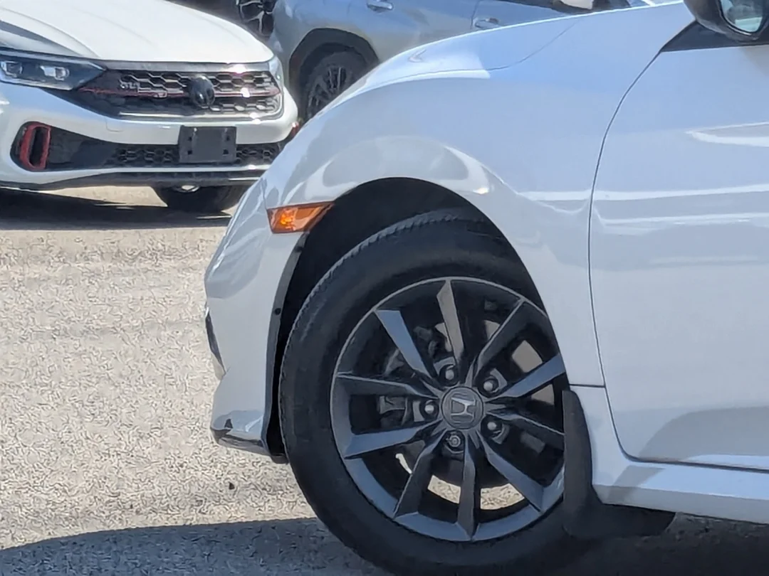 Used 2021 White Honda EX - - FWD - Sunroof - Heated Mirrors - Keyless Entry - Smart Device Integration & More! image 9