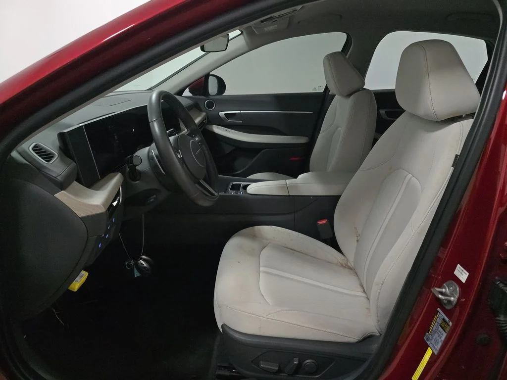 Used 2024 Red Hyundai SEL image 5