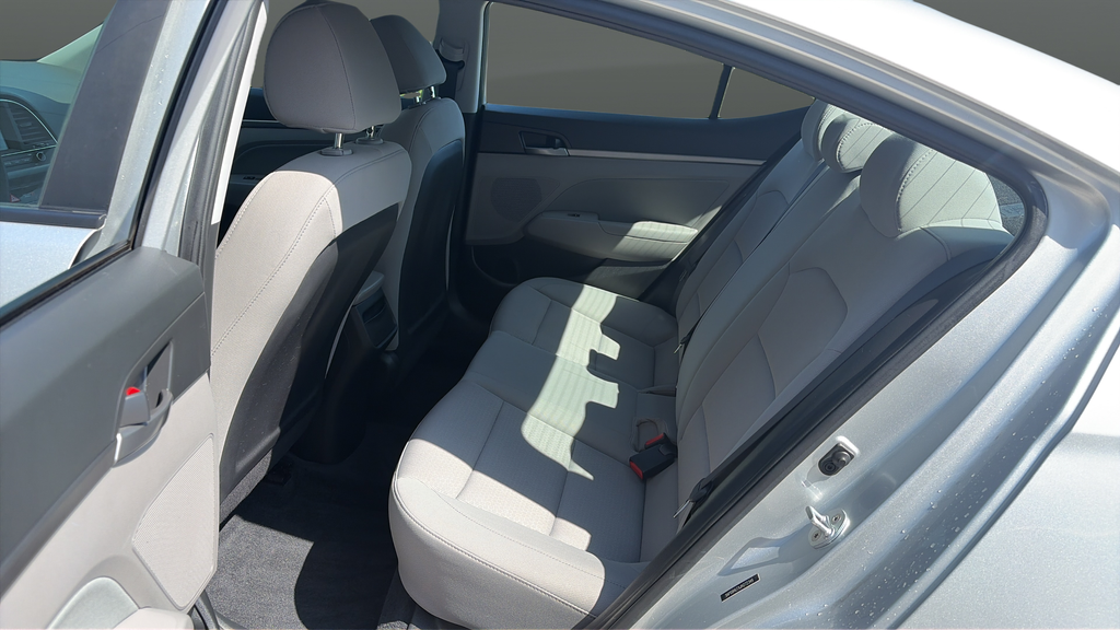 Used 2018 Silver Hyundai SEL image 22