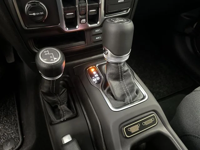 New 2026 Granite Crystal Metallic Clear-Coat Exterior Paint Jeep 85th Anniversary Edition image 22