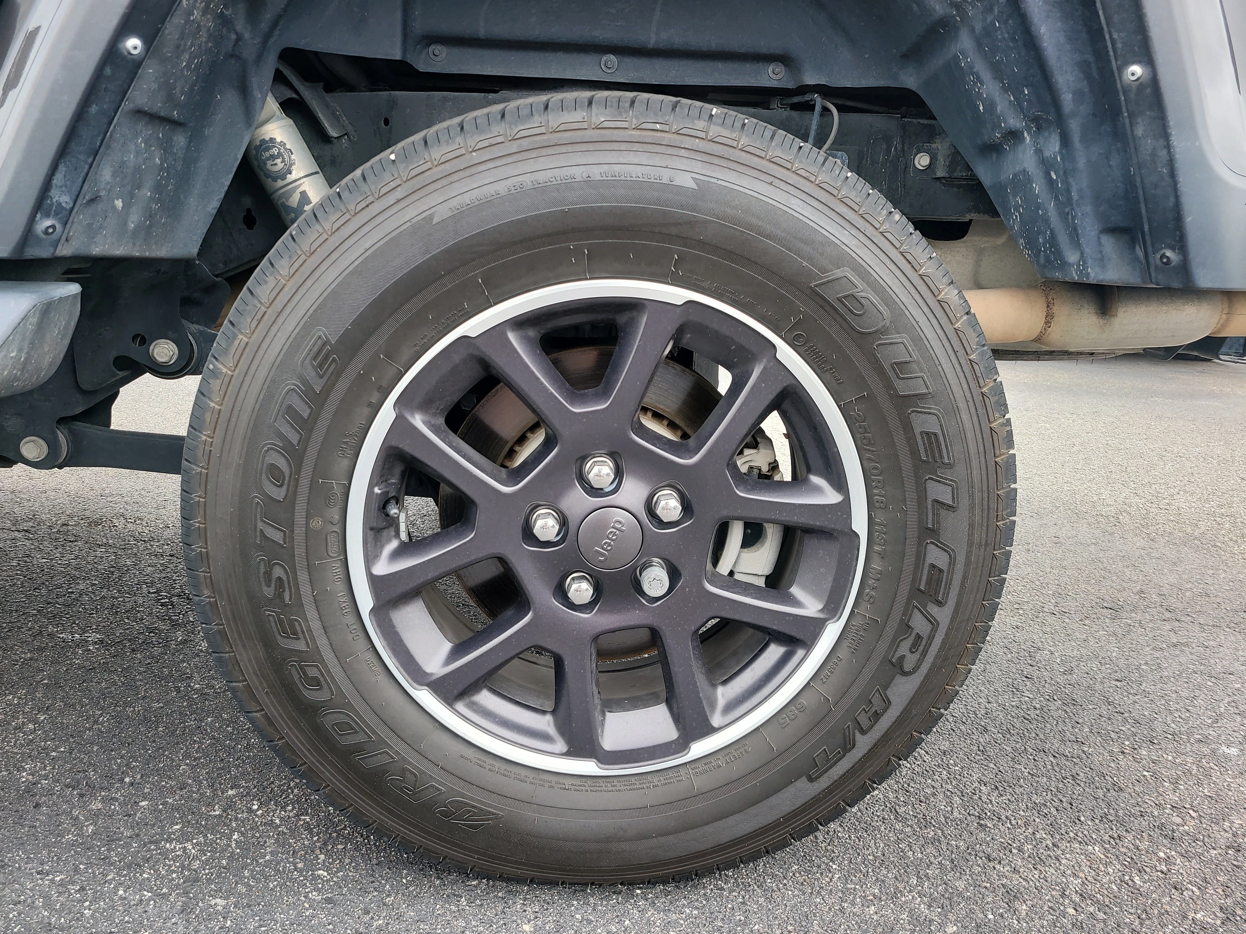 Used 2022 Granite Crystal Metallic Clearcoat Jeep Overland image 9