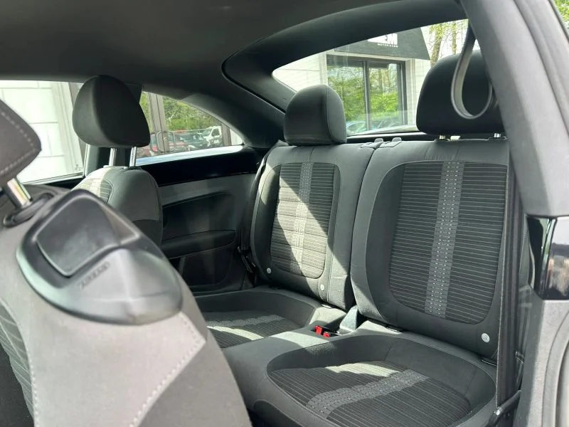 2012 Volkswagen Beetle 2.0 - Photo 30