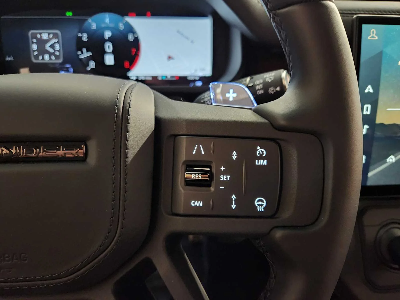 2026 Land Rover Defender OCTA Black - Photo 27