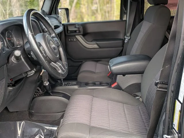 Used 2011 Green Jeep Unlimited Sport image 14