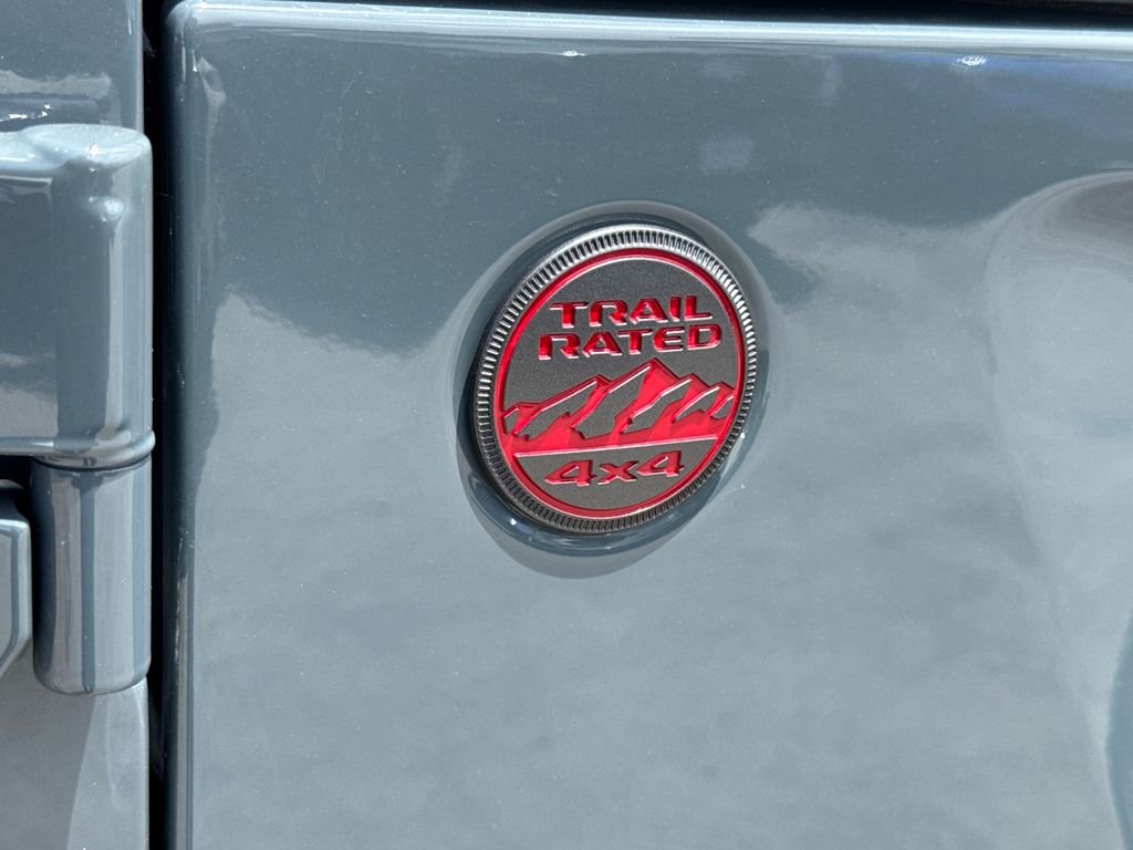 New 2026 Anvil Clear-Coat Exterior Paint Jeep Rubicon image 9