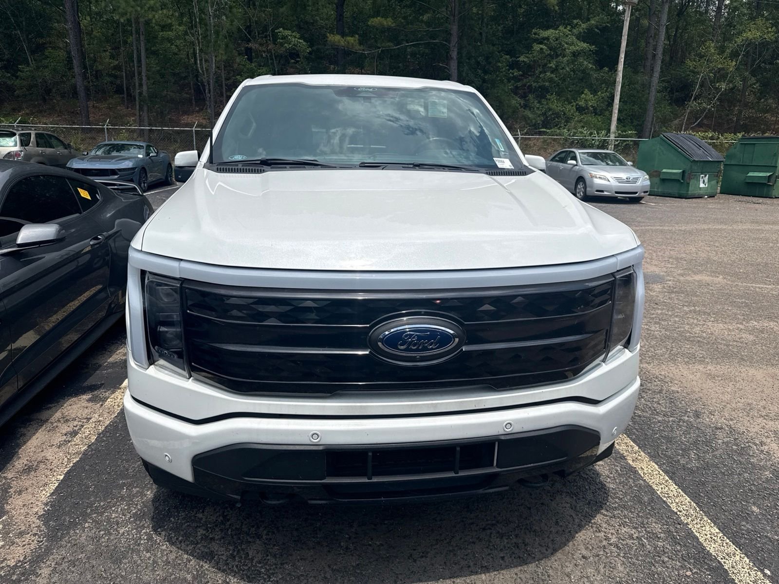 Used 2022 White Ford Platinum image 1
