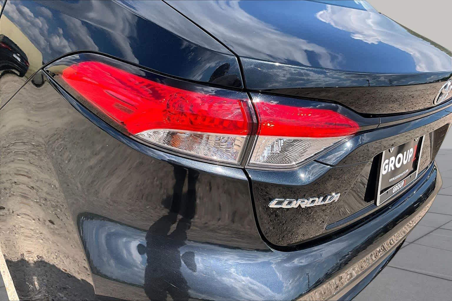 Used 2020 Black Sand Pearl Toyota LE image 29