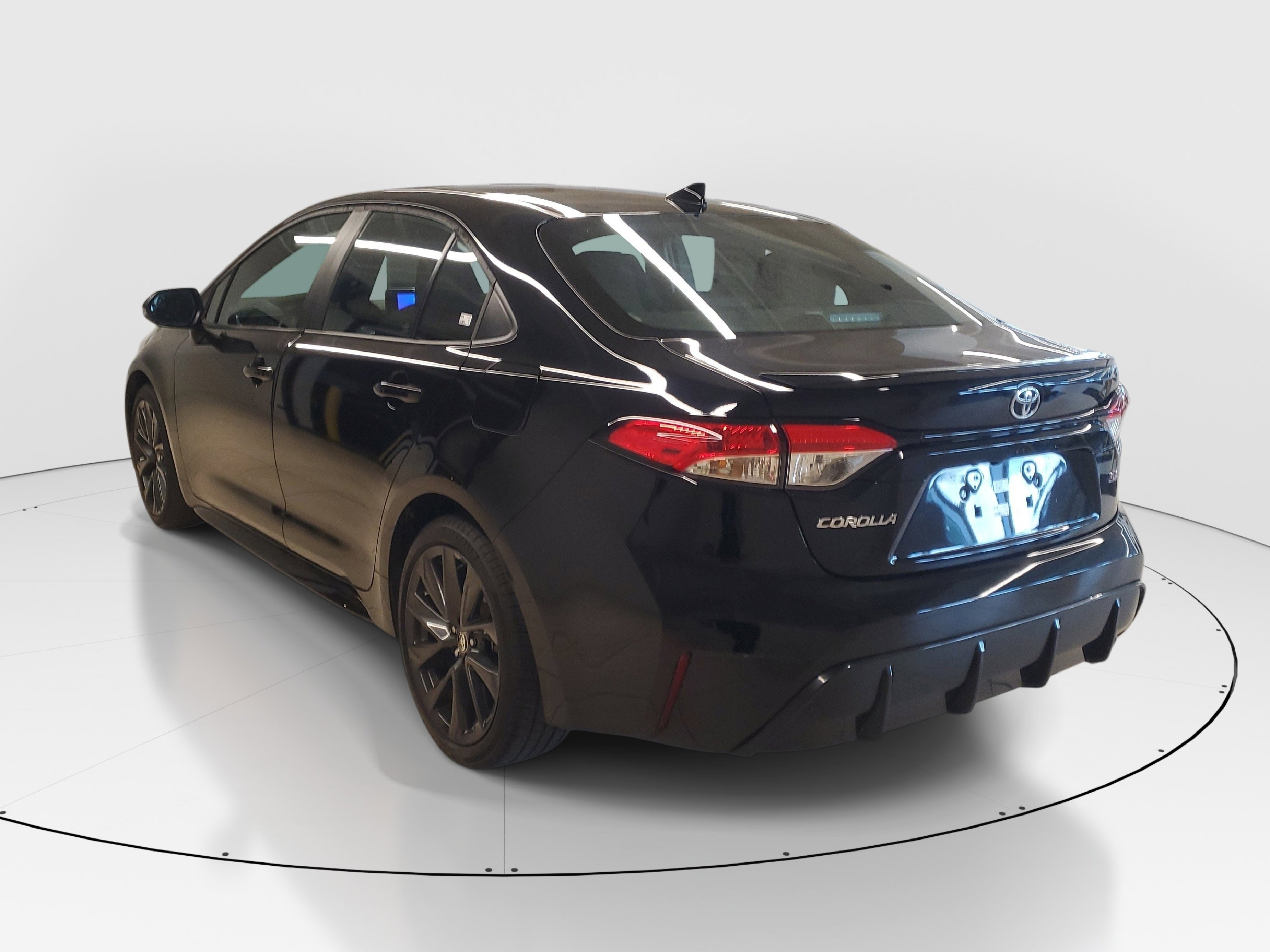 Used 2023 Midnight Black Metallic Toyota SE image 5