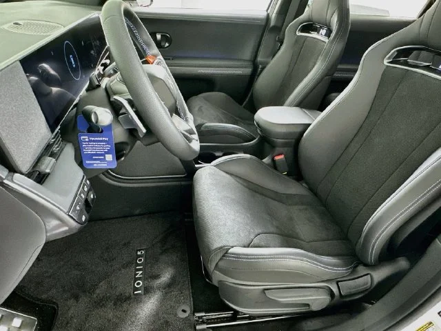 New 2026 White Hyundai Base image 9