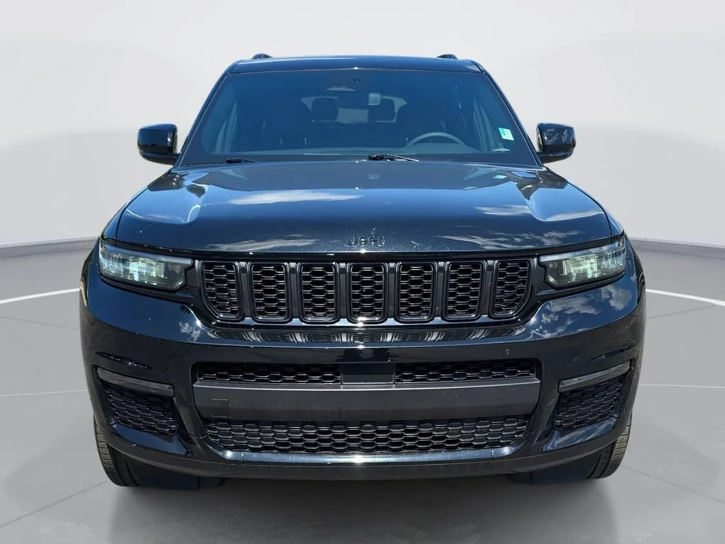 Used 2024 Black Jeep Limited 4x4 image 10
