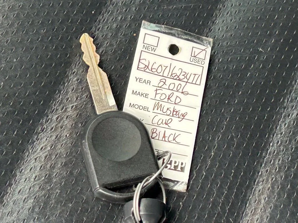Used 2006 Black Clearcoat Ford  image 41