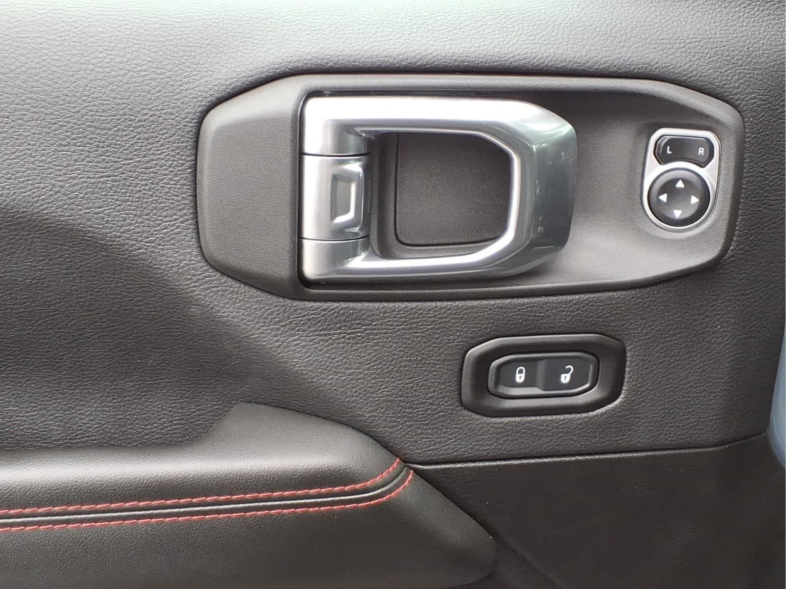 Used 2025 Anvil Clearcoat Jeep Rubicon X image 13