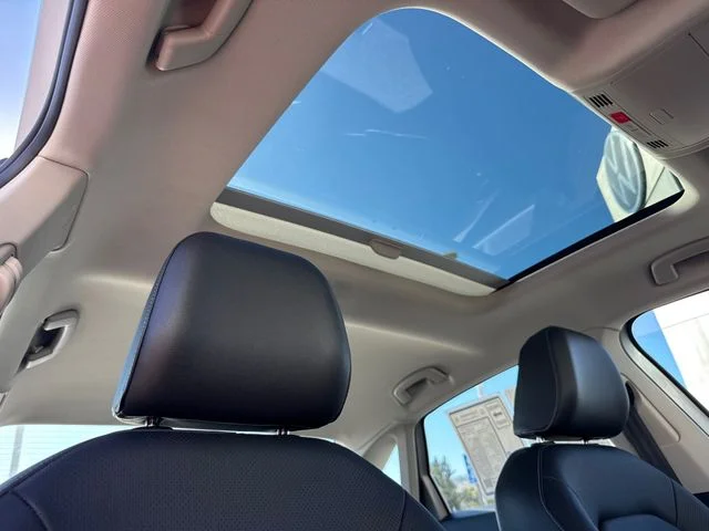 Used 2019 Gray Volkswagen SEL Premium image 15