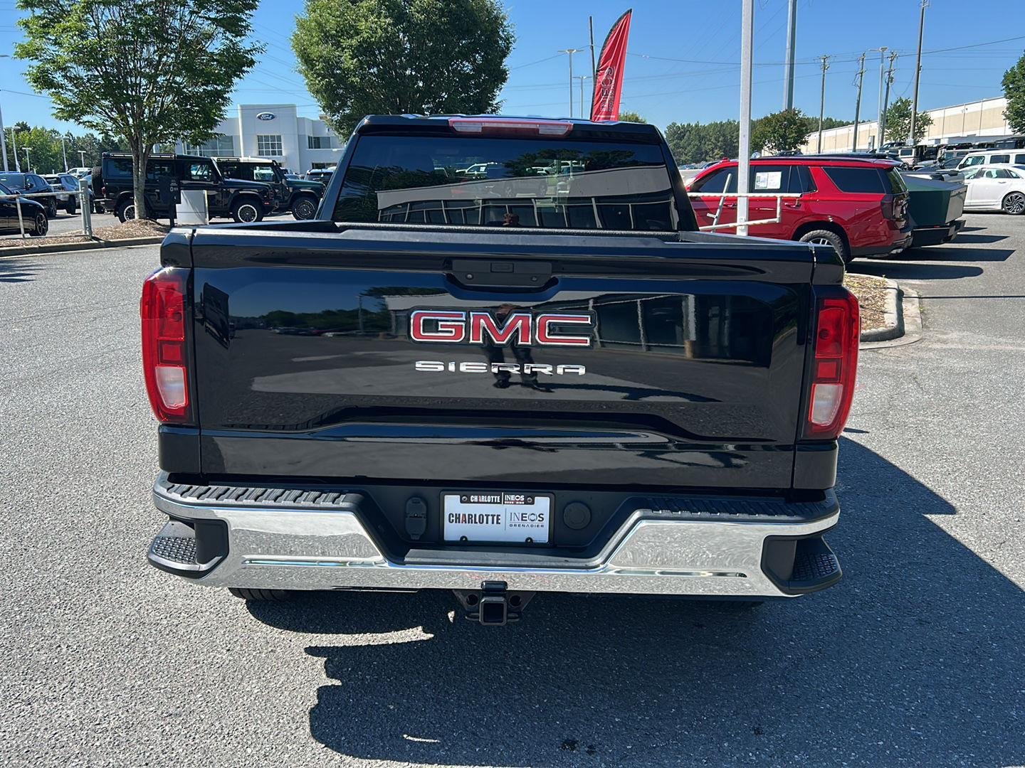 Used 2019 Onyx Black GMC SLE image 4