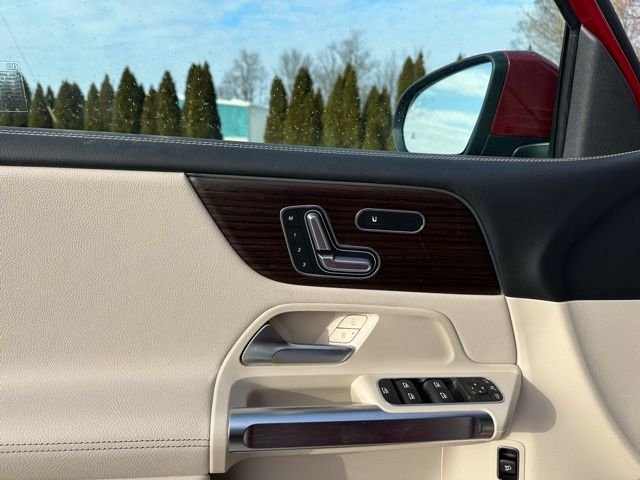 New 2026 MANUFAKTUR Patagonia Red Metallic Mercedes-Benz GLB 250 image 10