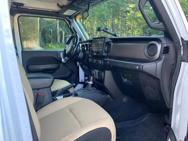Used 2020 White Jeep Unlimited Sport S image 16