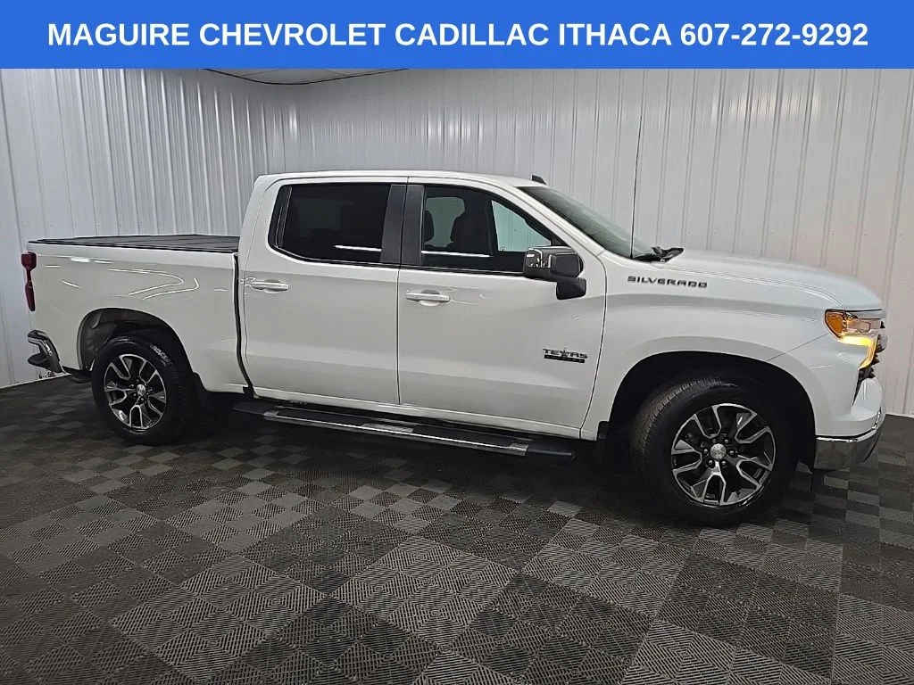Used 2022 White Chevrolet LT image 1