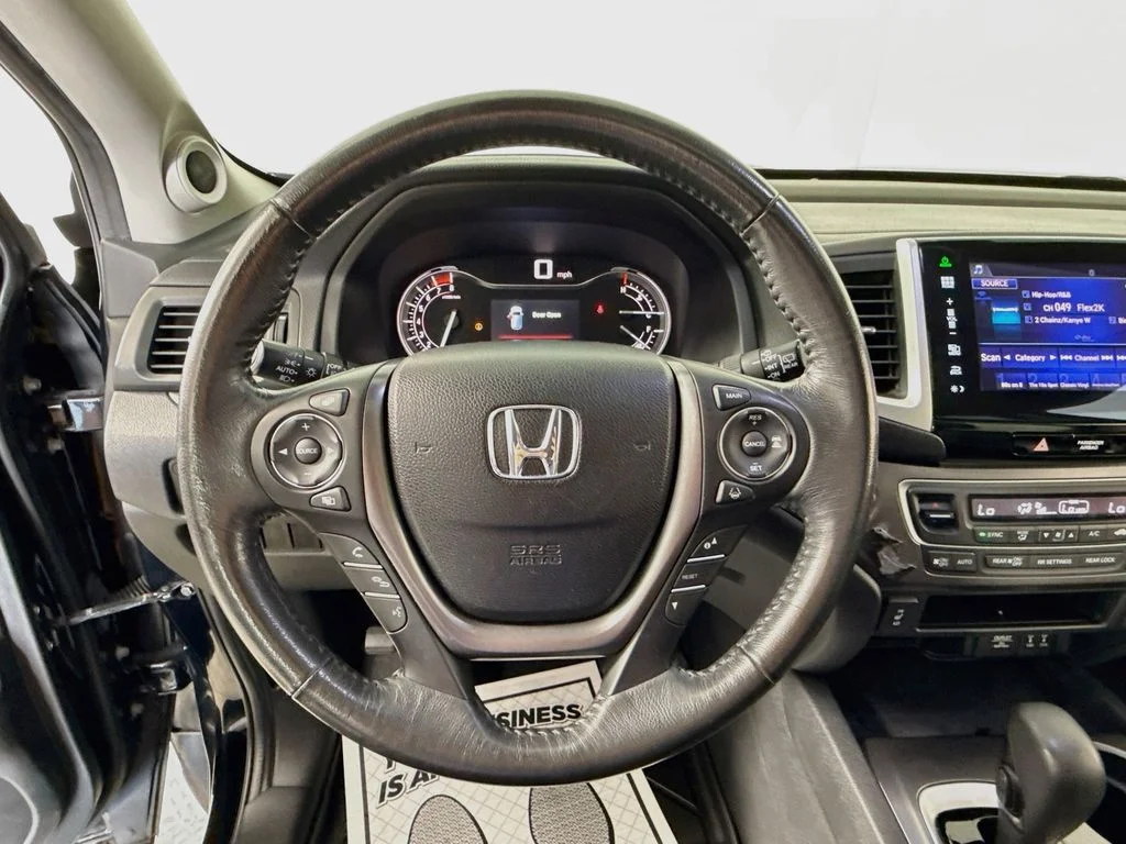 Used 2016 Crystal Black Pearl Honda EX-L image 11