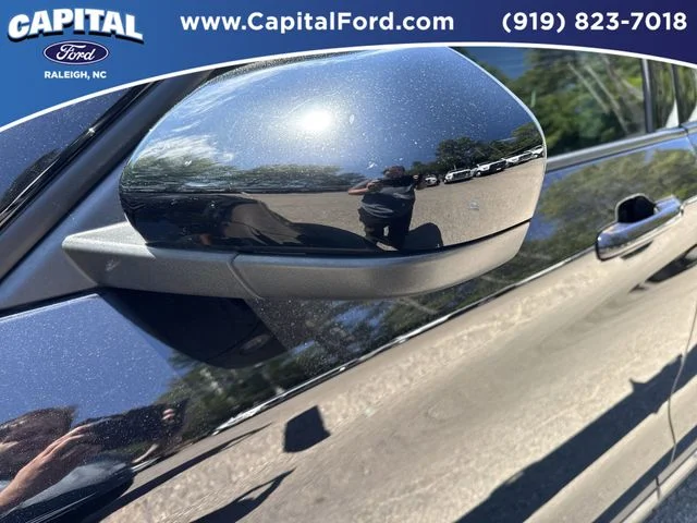 Used 2023 Black Ford XLT image 12