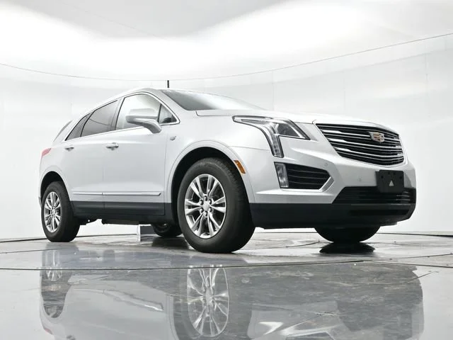 Used 2017 RADIANT SILVER METALLIC Cadillac Luxury FWD image 25