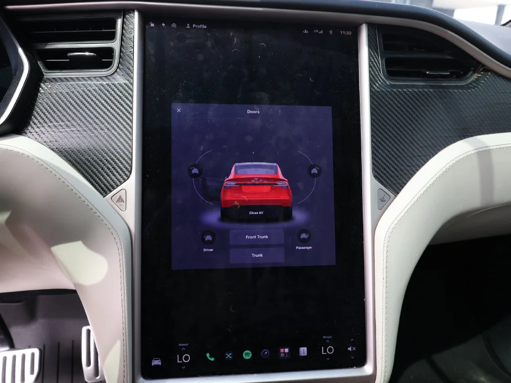 Used 2019 Red Tesla  image 28