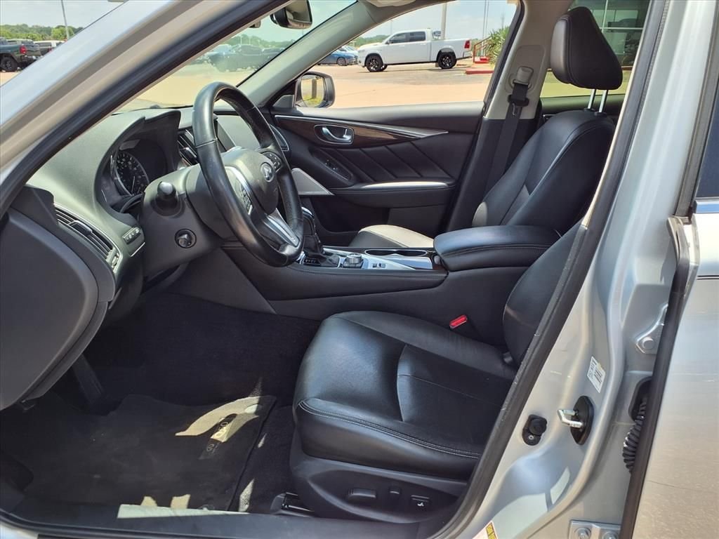 Used 2018 Silver INFINITI 3.0t LUXE image 17