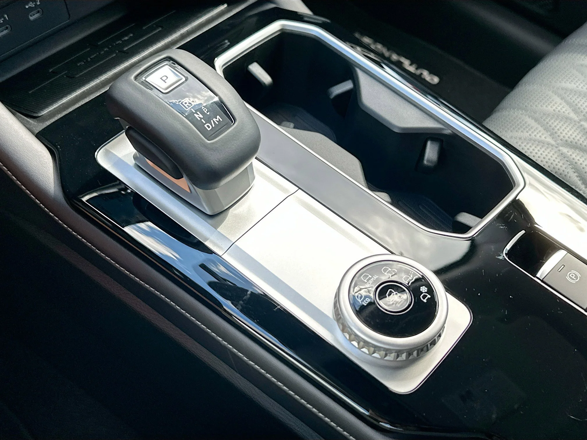 2026 Mitsubishi Outlander SEL - Photo 12