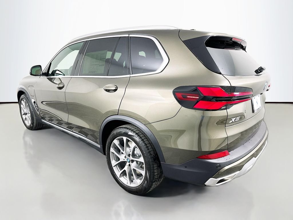 New 2026 Manhattan Green Metallic BMW xDrive50e image 7