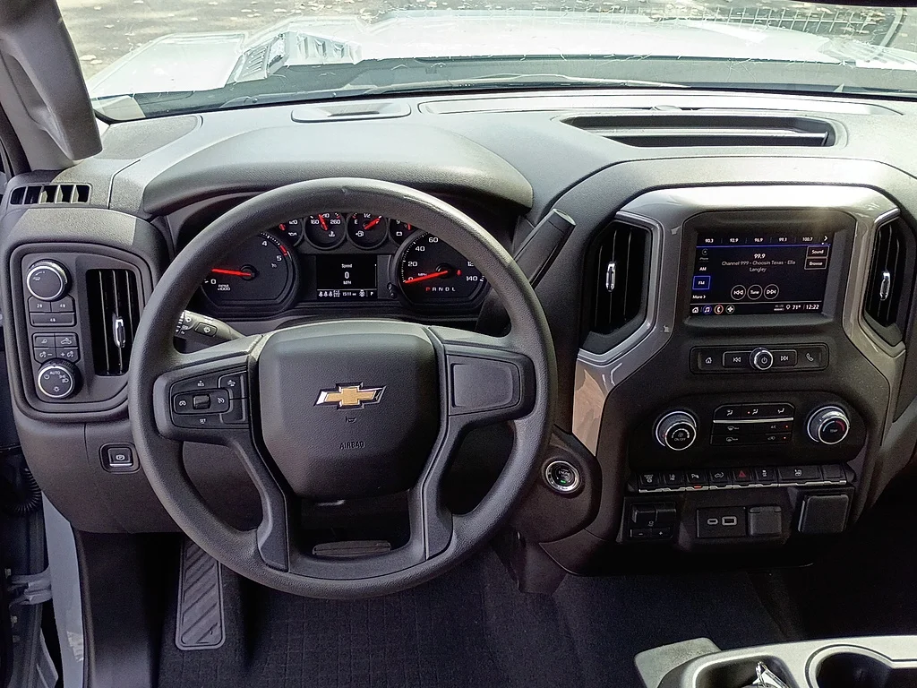 Used 2025 Slate Gray Metallic Chevrolet Custom image 12