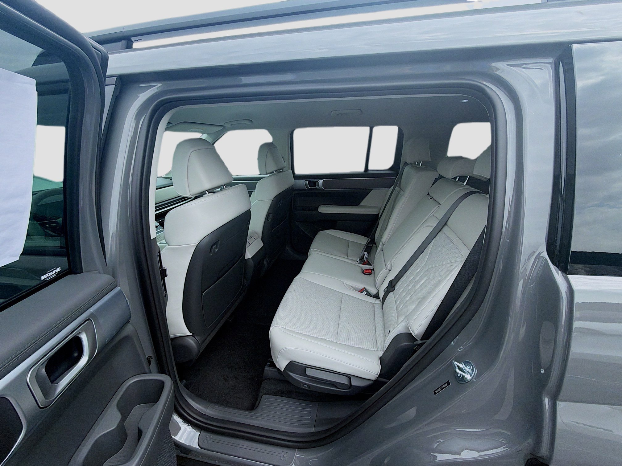 New 2026 Hampton Gray Hyundai SEL FWD image 41