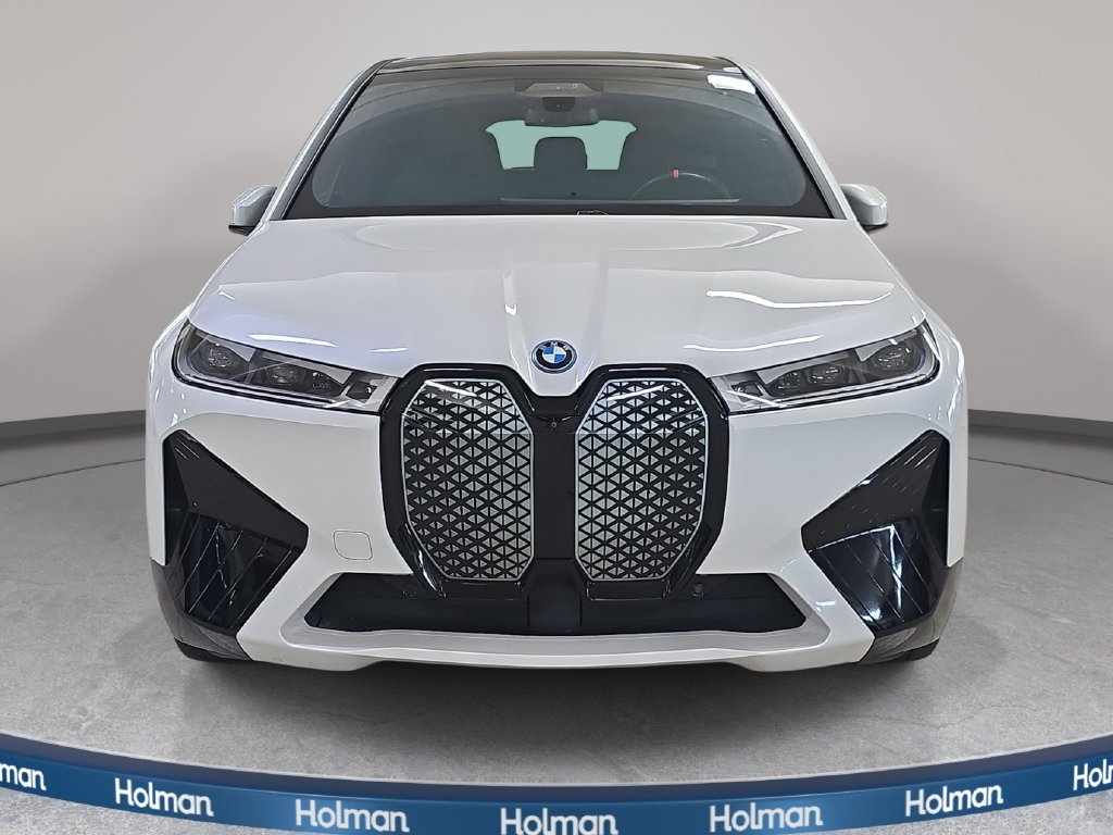 Certified Used 2025 Mineral White Metallic BMW M60 image 3