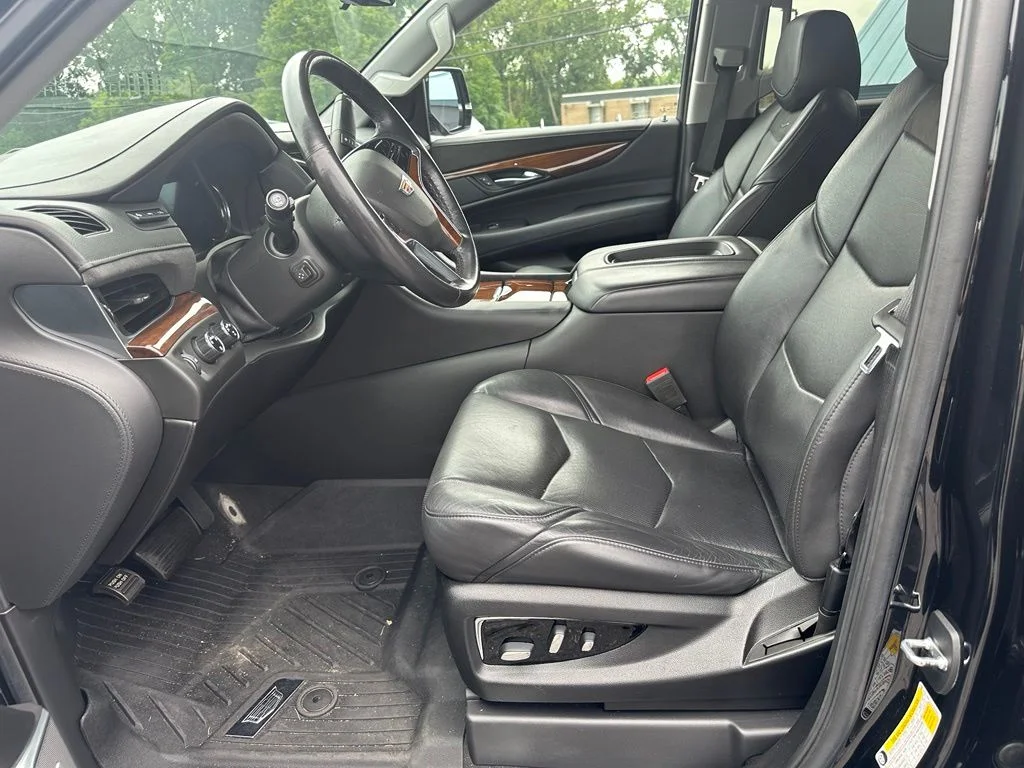 Used 2020 Black Raven Cadillac Luxury image 10