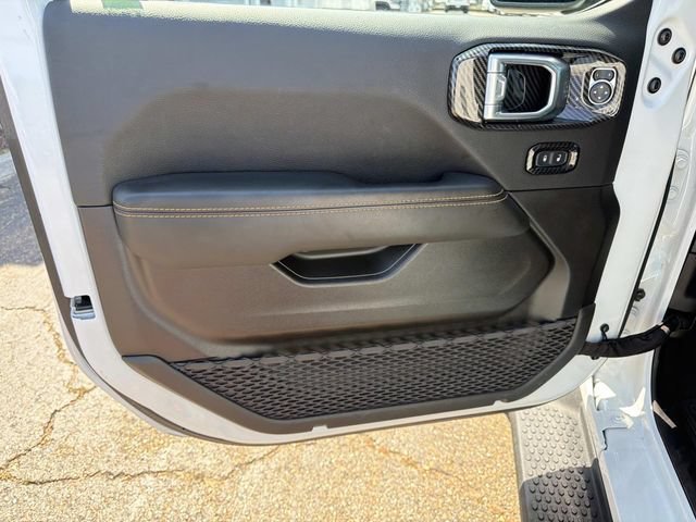 Used 2024 Bright White Clea Jeep Sahara image 24