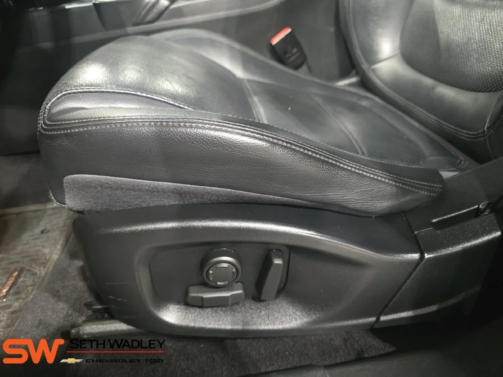 Used 2020 Silver Jaguar SE image 30