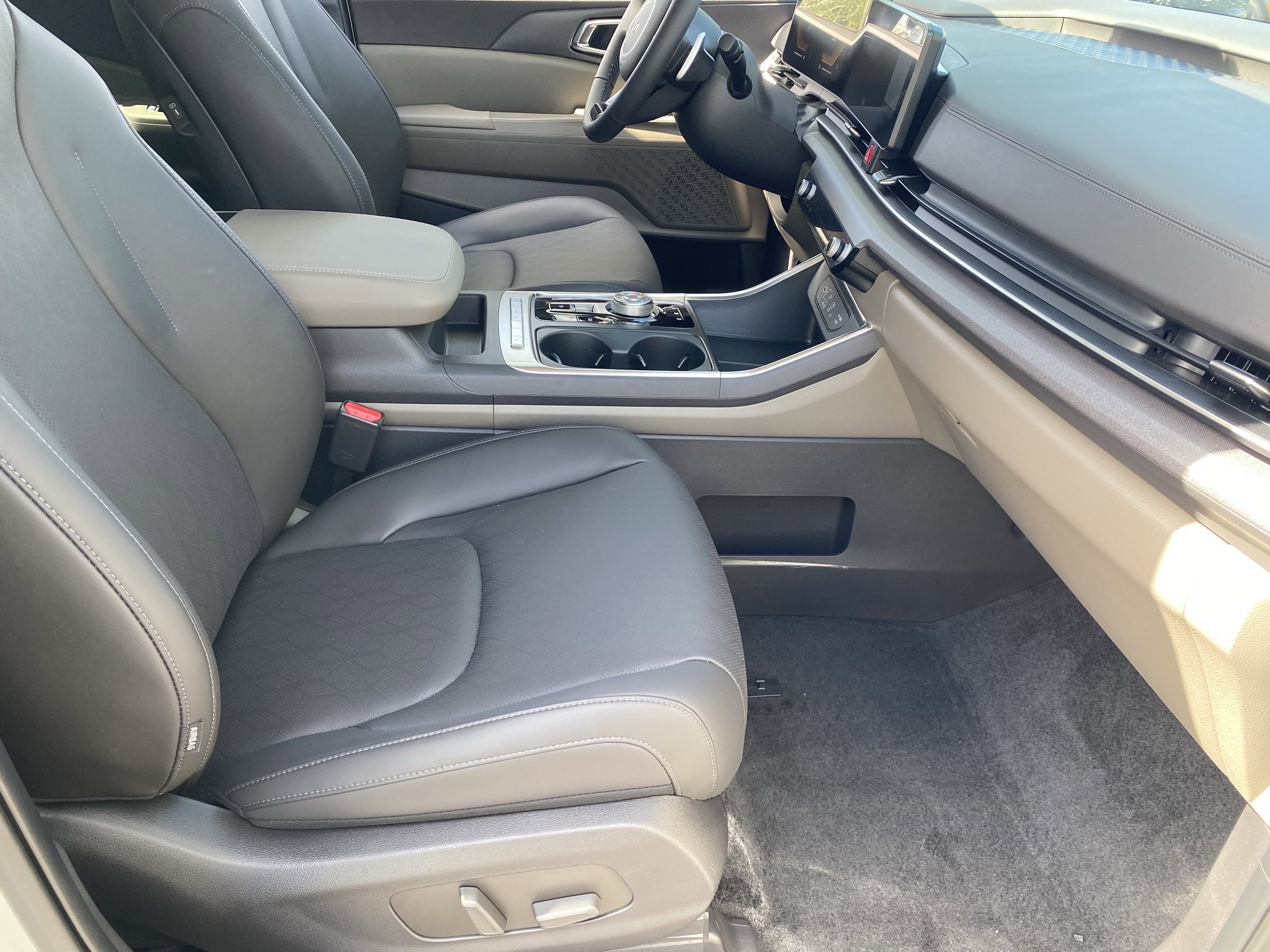 2026 Kia Carnival EX - Photo 9