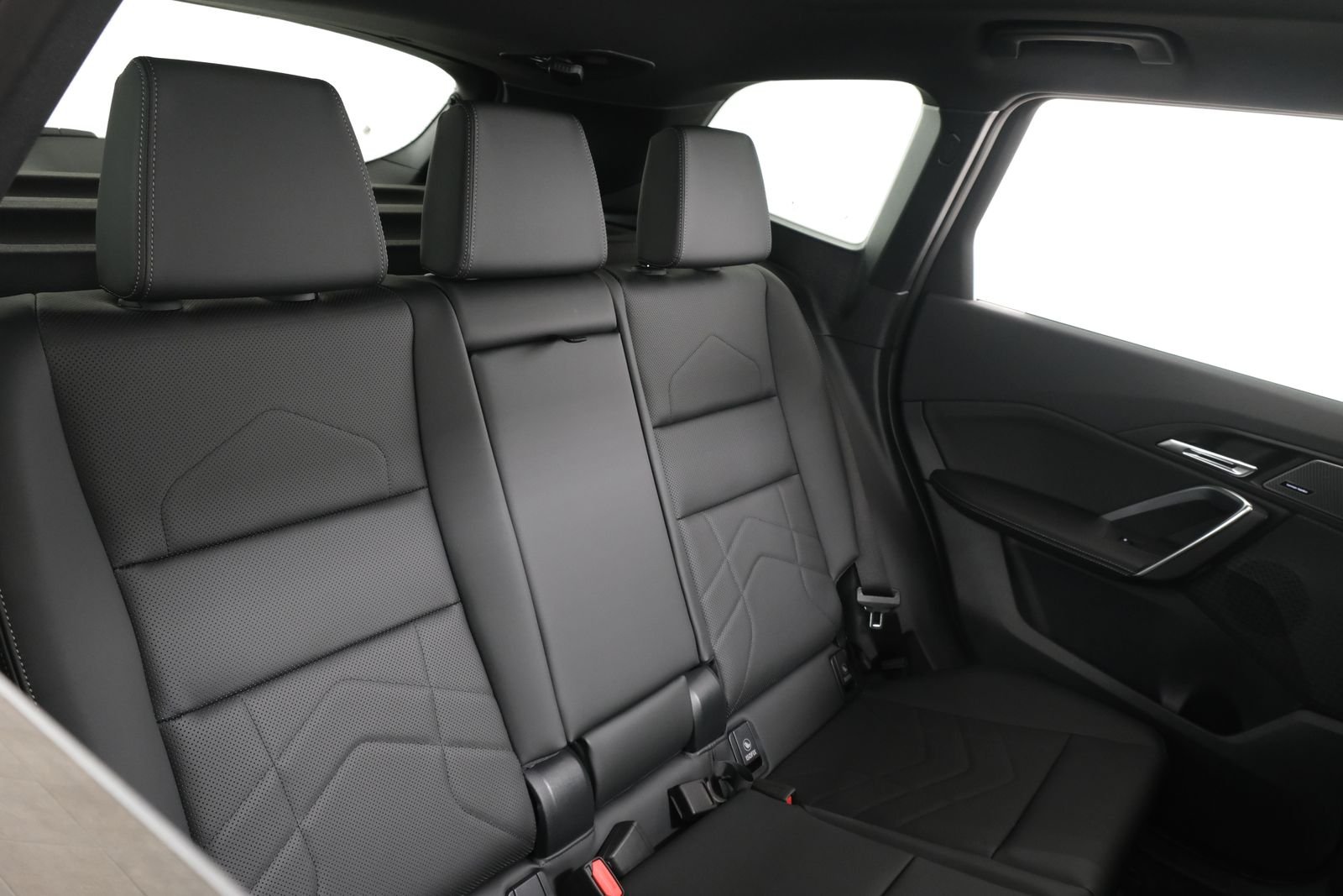 New 2027 Jet Black BMW xDrive28i image 39