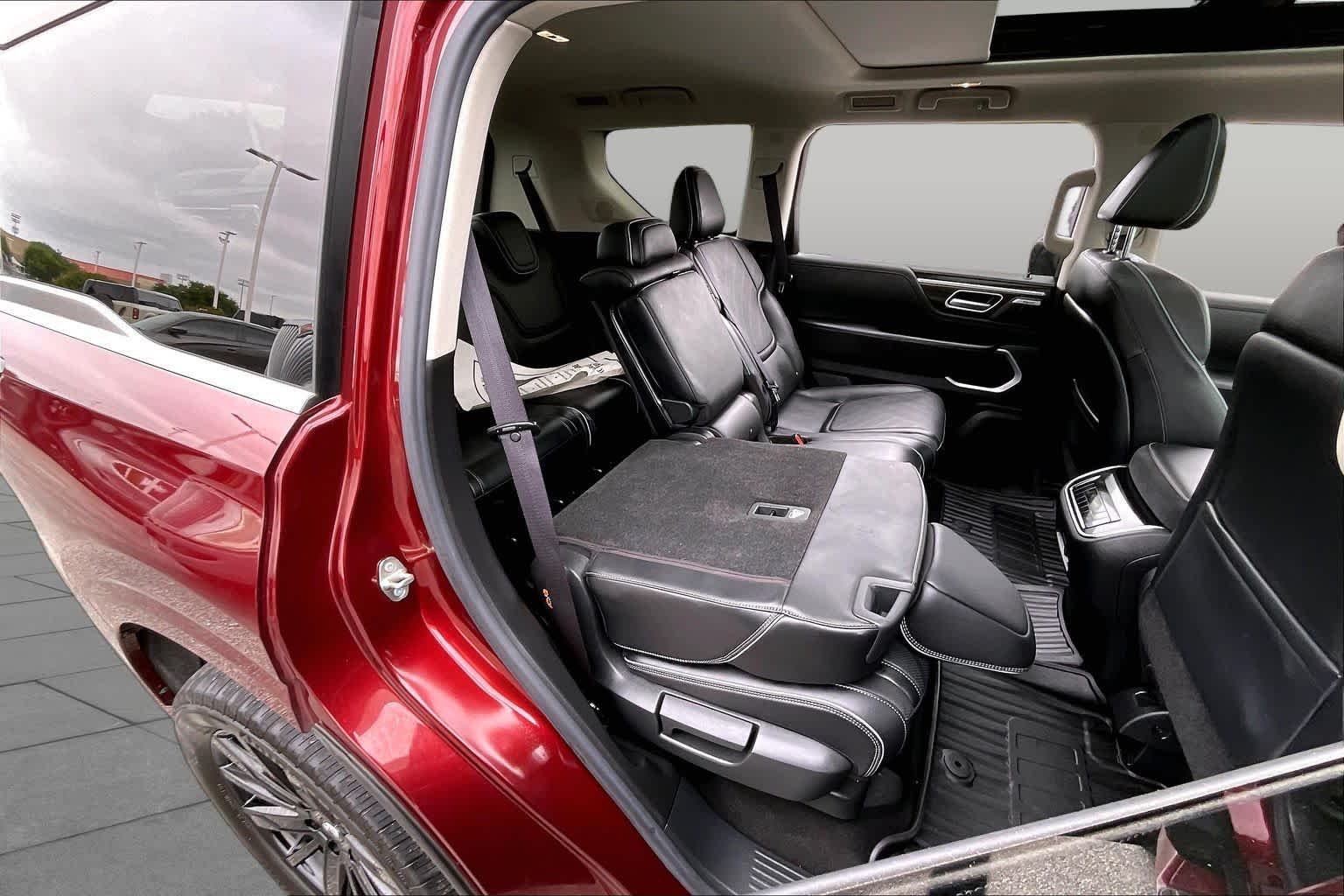 Certified Used 2025 Coulis Red INFINITI LUXE image 16
