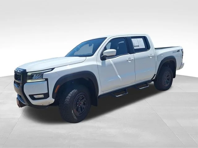 Used 2025 White Nissan PRO-4X image 4
