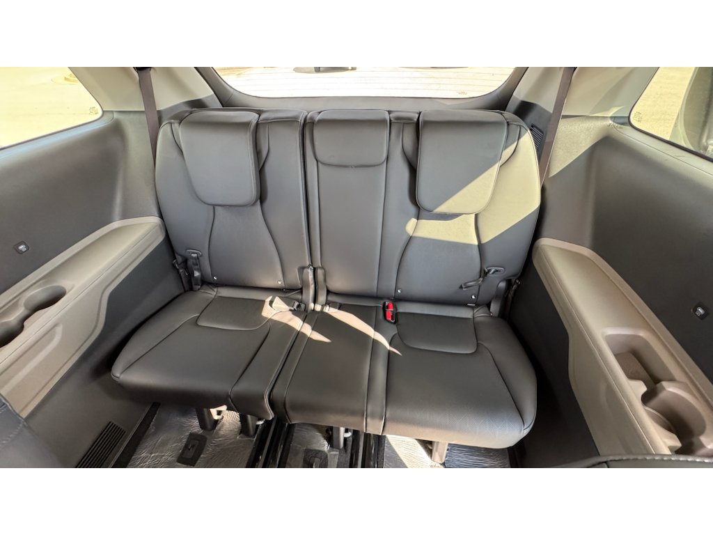 New 2027 Ceramic Silver Kia LXS image 24