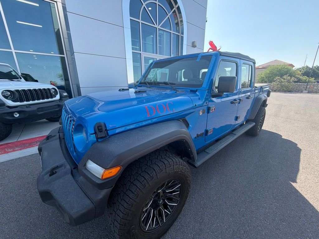 Used 2022 Blue Jeep Sport image 25